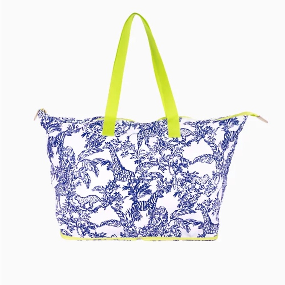 Lilly Pulitzer Weekender Bag Getaway Packable Tote - Resort White Safari Party